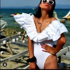 NWT ZARA Ruffle Bodysuit White S Blogger’s Fav